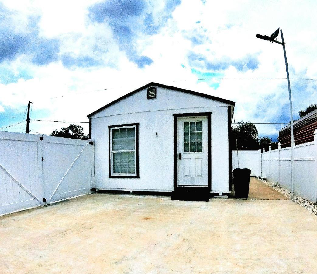 All Modern Studio With Private Entry & Parking. Brandon Zewnętrze zdjęcie