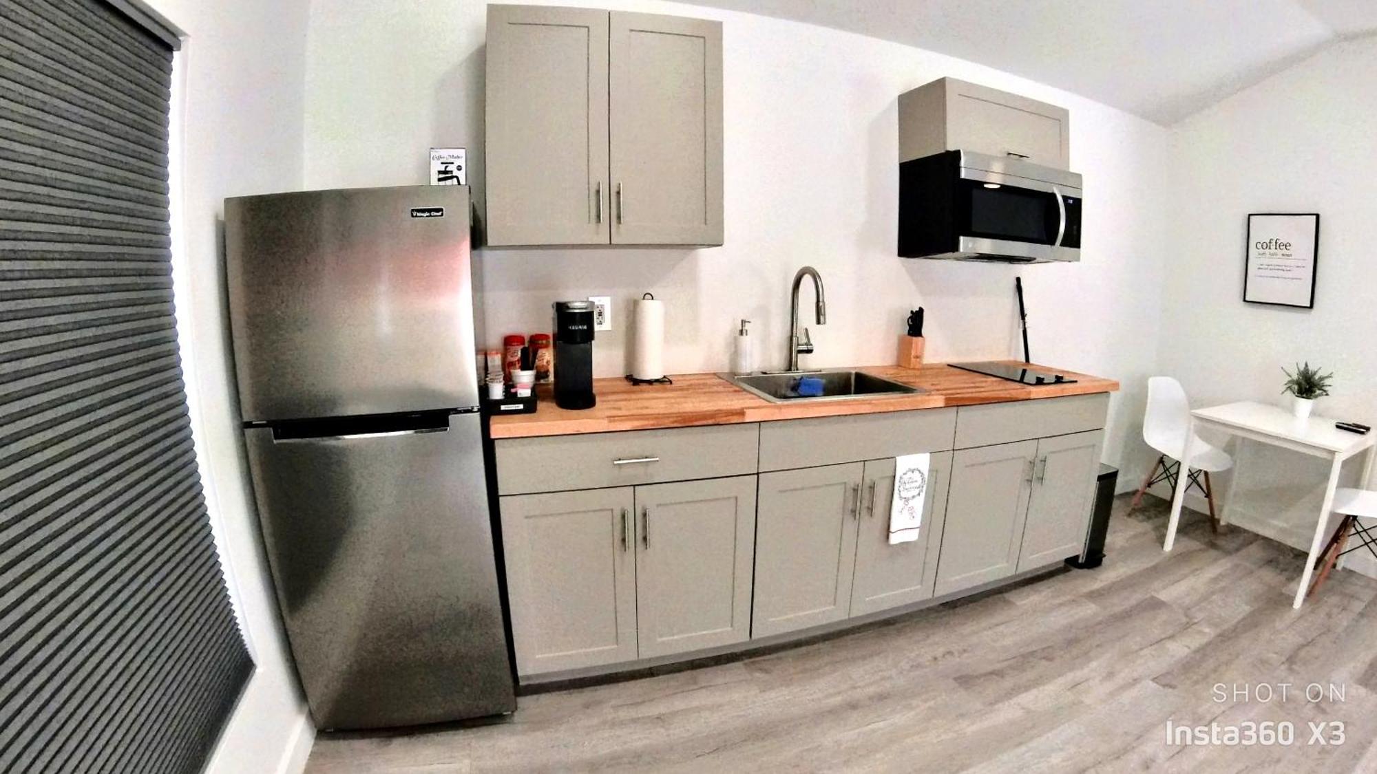 All Modern Studio With Private Entry & Parking. Brandon Zewnętrze zdjęcie